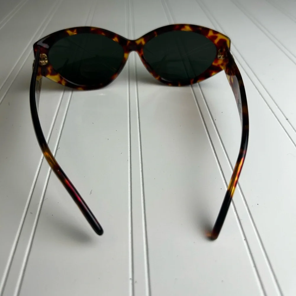 Gucci Womenโs Leopard Tortoise Double G Wrap Sunglasses - Picture 4 of 15